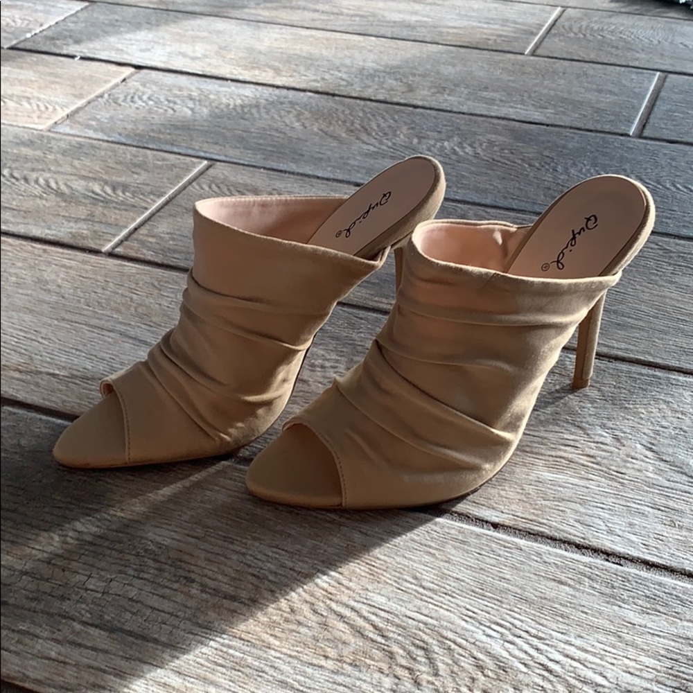 Vici doll heels. Brand new.